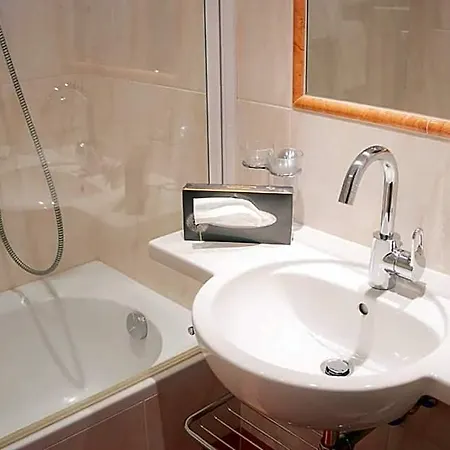 ゲストハウス Das Landhaus 3*