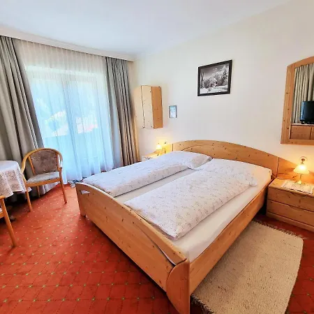 Das Landhaus 겔로스